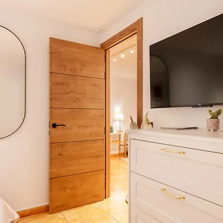 Elegant, Comfortable Penthouse With Scenic Views 아파트 *