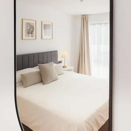 아파트 Elegant, Comfortable Penthouse With Scenic Views 라오로타바