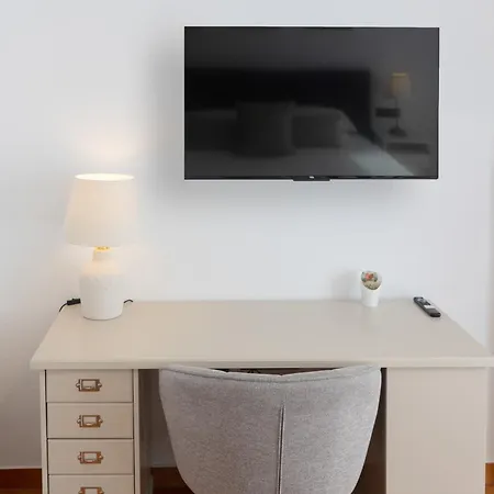 Elegant, Comfortable Penthouse With Scenic Views * 라오로타바