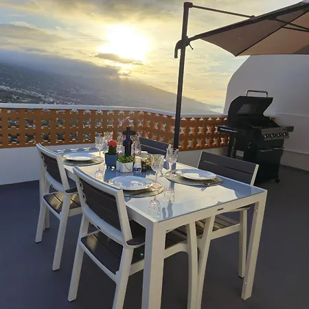 아파트 Elegant, Comfortable Penthouse With Scenic Views *
