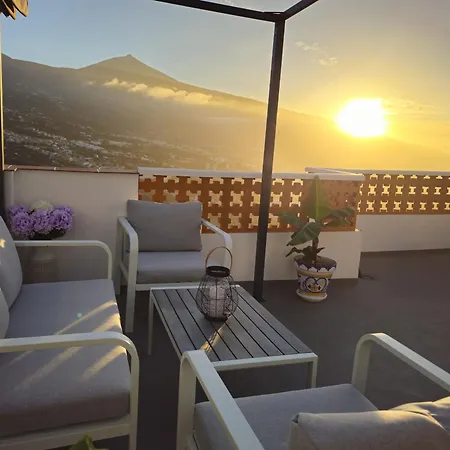 아파트 Elegant, Comfortable Penthouse With Scenic Views *