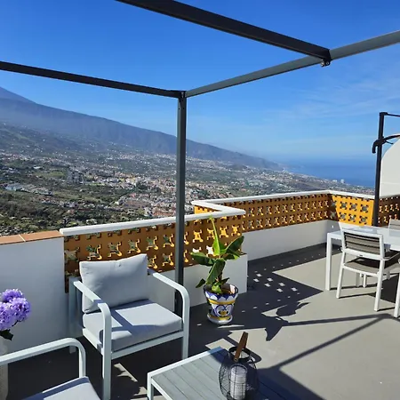 아파트 Elegant, Comfortable Penthouse With Scenic Views *