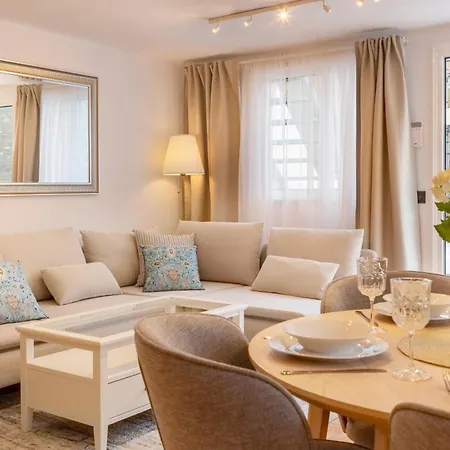 Appartamento Elegant, Comfortable Penthouse With Scenic Views